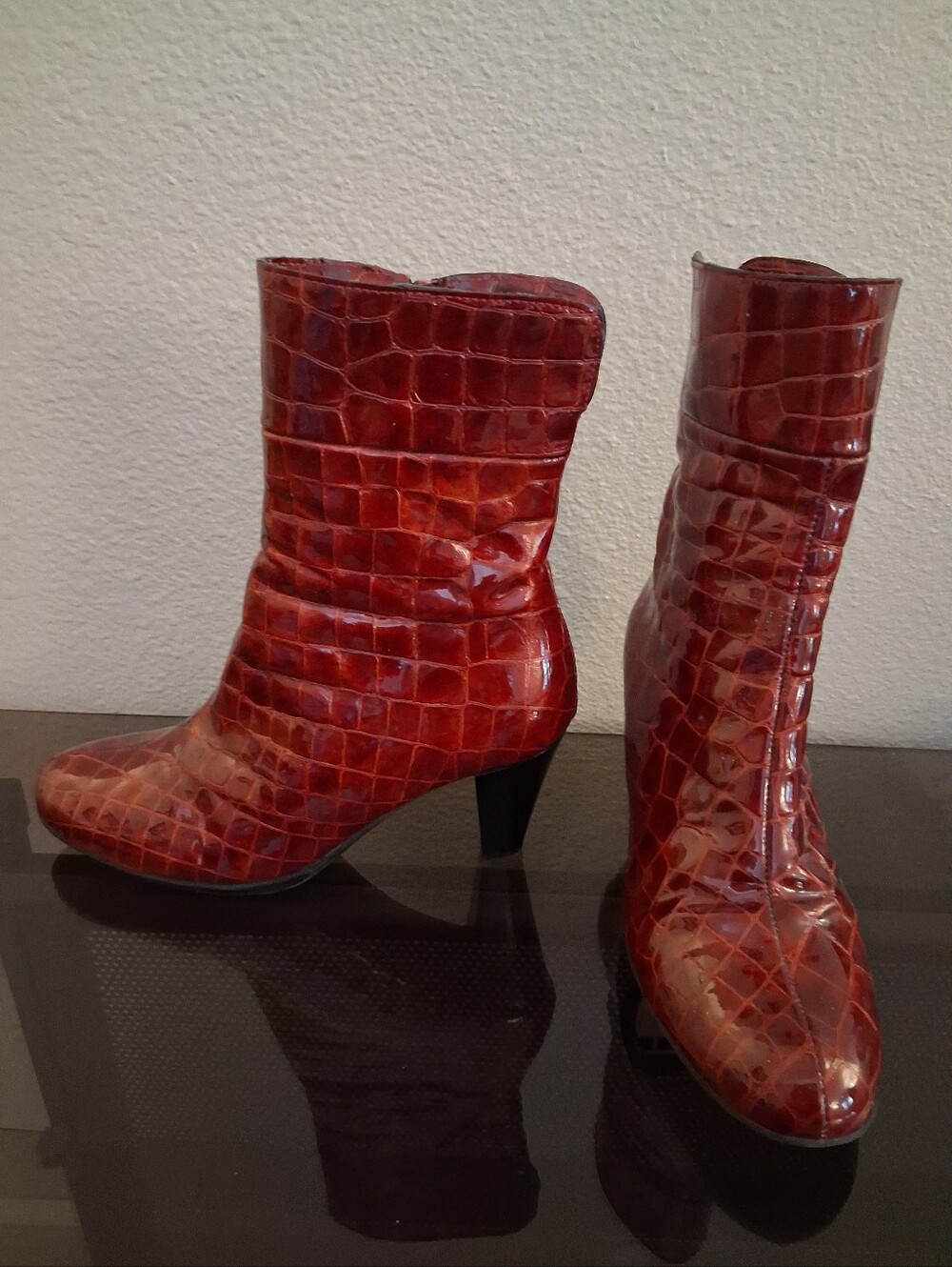 La CANADIENNE Burgundy Patent Leather Croc-Embossed Waterproof Ankle Boots 8.5M